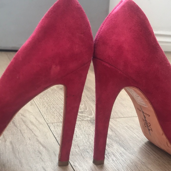 Red heels - Picture 6 of 9